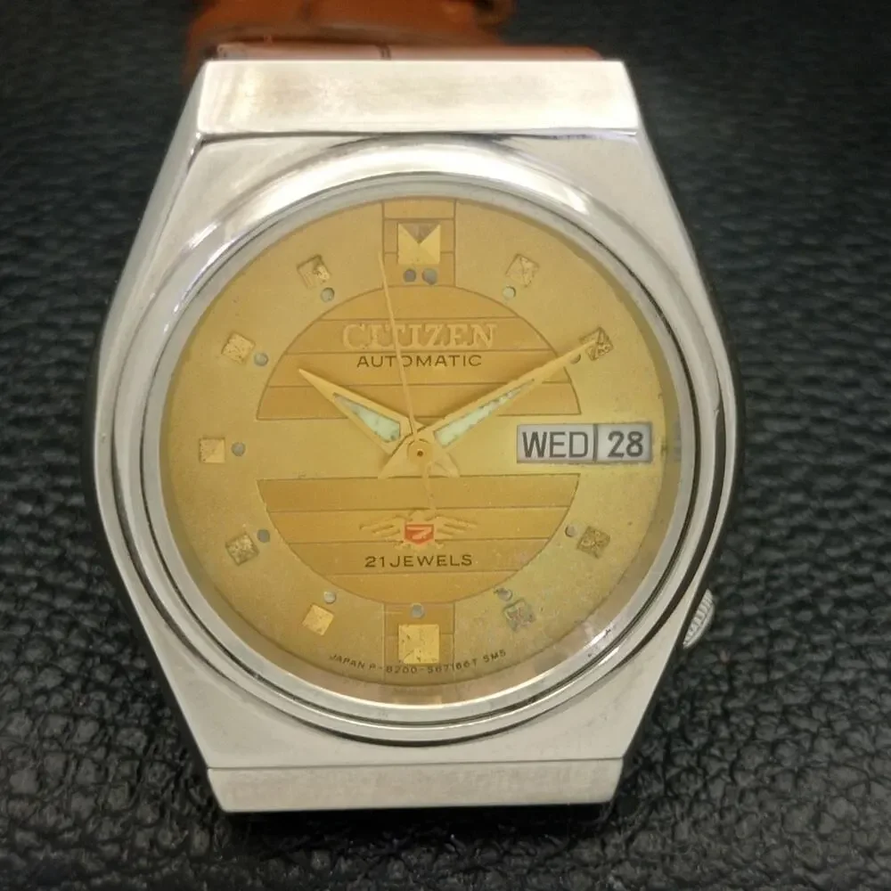 Vintage 1985 Citizen Automatic Mens Silver Watch W/daydate & Gold accents